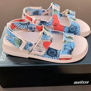 Melissa Sandal, Sz 6